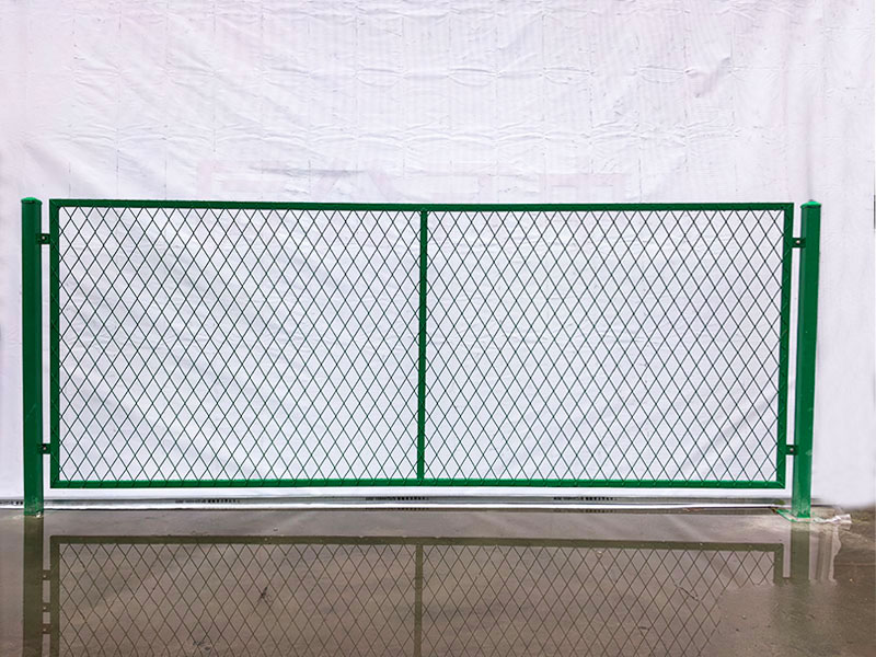 鋼板網(wǎng)菱形孔護欄